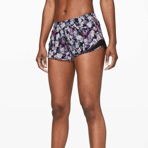 Lululemon Floral Hotty Hot Short II *2.5"